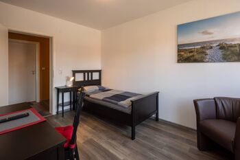 Single room with private bathroom