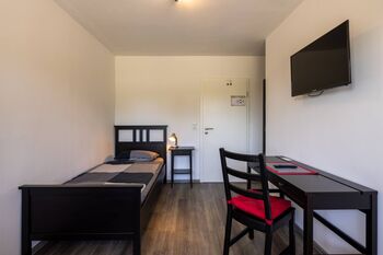 Single room with private bathroom