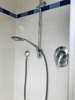 Ruhiges Gästezimmer mit eigenem Bad – Parkplatz, gute Autobahnanbindung, Bild 9