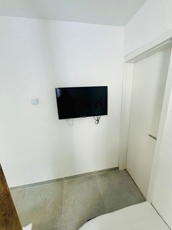 TOP Monteurwohnung mit 1-2 Personen in Stuttgart WLAN Parkplatz Bild 4