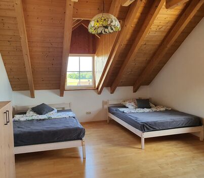 1. Zweibettzimmer mit 140 cm Betten