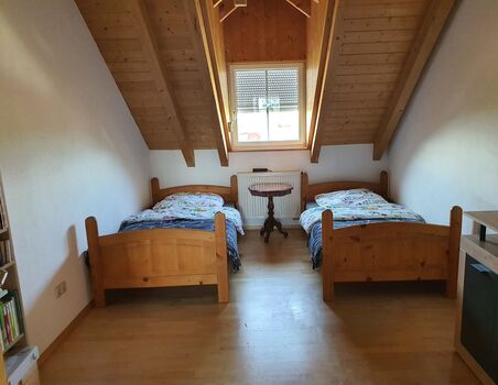 2. Zweibettzimmer mit 100 cm Betten