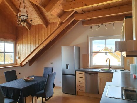 Küche und Esszimmer 