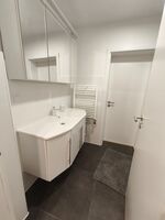 OG - 2. Badezimmer mit Dusche und WC