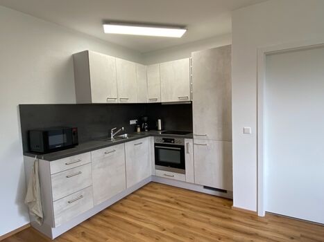 Helle FeWo in Einfamilien-Neubau mit E-Auto-Lademöglichkeit