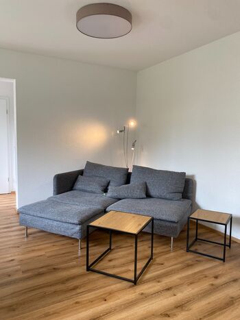 Helle FeWo in Einfamilien-Neubau mit E-Auto-Lademöglichkeit Bild 4