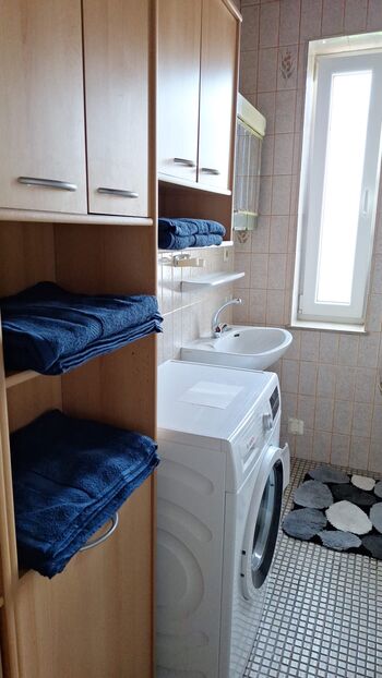 Tolle Monteurwohnung ab 3 Personen mit Transporterparkplatz Bild 2