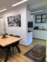 ZIMMER ZUM HOF Bild 2