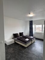 Main Crown Hotel / Apartment Bild 1