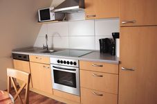 Wohnung 3 (OG) kompl. Küche, Mikrowelle, Spülmaschine,Backofen mit Ceran