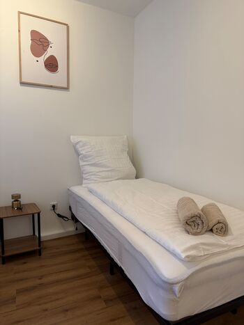 Moderne Zimmer 2 er WG Bild 4