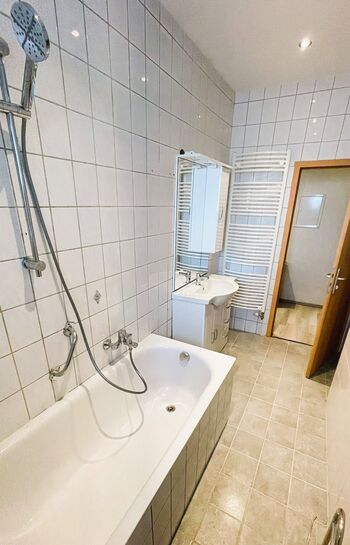 Vollmöbilierte 6 Personen Wohnung / Arbeiterzimmer Picture 4