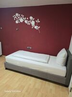 3 Zimmer Wohnung neu Renoviert mit großem Garten 20 Euro p.P Bild 6