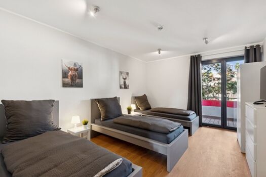 Schlafzimmer 2 (OP01)
