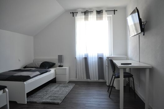 Bhome Sleep & Work Picture 3