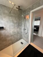 Fünf-Bett-Wohnung frisch renoviert, Heidenheim – Parkplatz, Bild 2