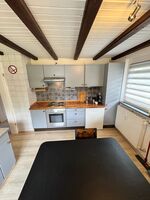 Fünf-Bett-Wohnung frisch renoviert, Heidenheim – Parkplatz, Bild 6