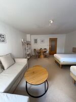 Zentrale Wohnungen für bis zu 20 Personen Bild 1