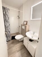 Workerslodge Krefeld für 2-30 Gäste mit Stellplatz & Balkon Bild 3
