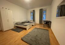 Günstige Wohnung in Berlin-Charlottenburg mit Küche und Bad Bild 3