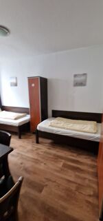 Zentral gelegen, gut ausgestattete Mitarbeiterunterkünfte Bild 1