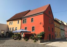 Außenansicht der Pension Dormitorium aus Richtung Augustiner Kirche