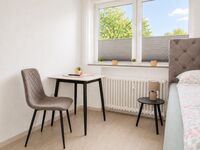 Schlafzimmer1 - Essbereich / Arbeitsbereich 