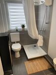 Badezimmer mit Dusche