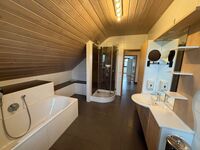 Hochwertiges 11-Personen Monteurhaus mit Wintergarten Bild 9