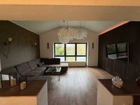 Hochwertiges 11-Personen Monteurhaus mit Wintergarten Bild 2