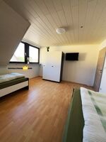 monteurzimmerKING in FORCHHEIM - Nähe Siemens - 🅿️Parkplatz Bild 5