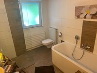 Apartment-Remseck 4 Wohnungen, privat Parkplatz, ruhige Lage Bild 2