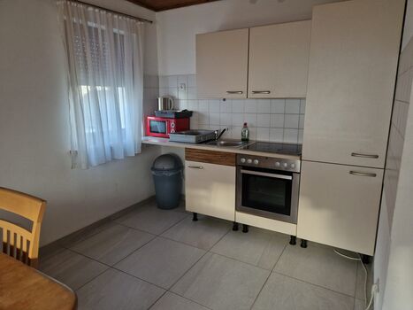 Monteurwohnung EG – nahe Werk Gendorf (Grünwald Immobilienservice GmbH) Bild 3