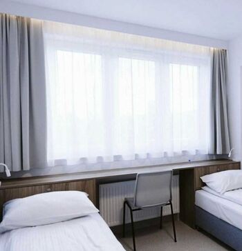 Komplettes Haus mit mehreren Wohnungen für Monteure !!! Bild 2