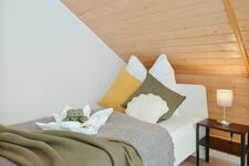 BA03 - Schlafzimmer mit 2 Betten