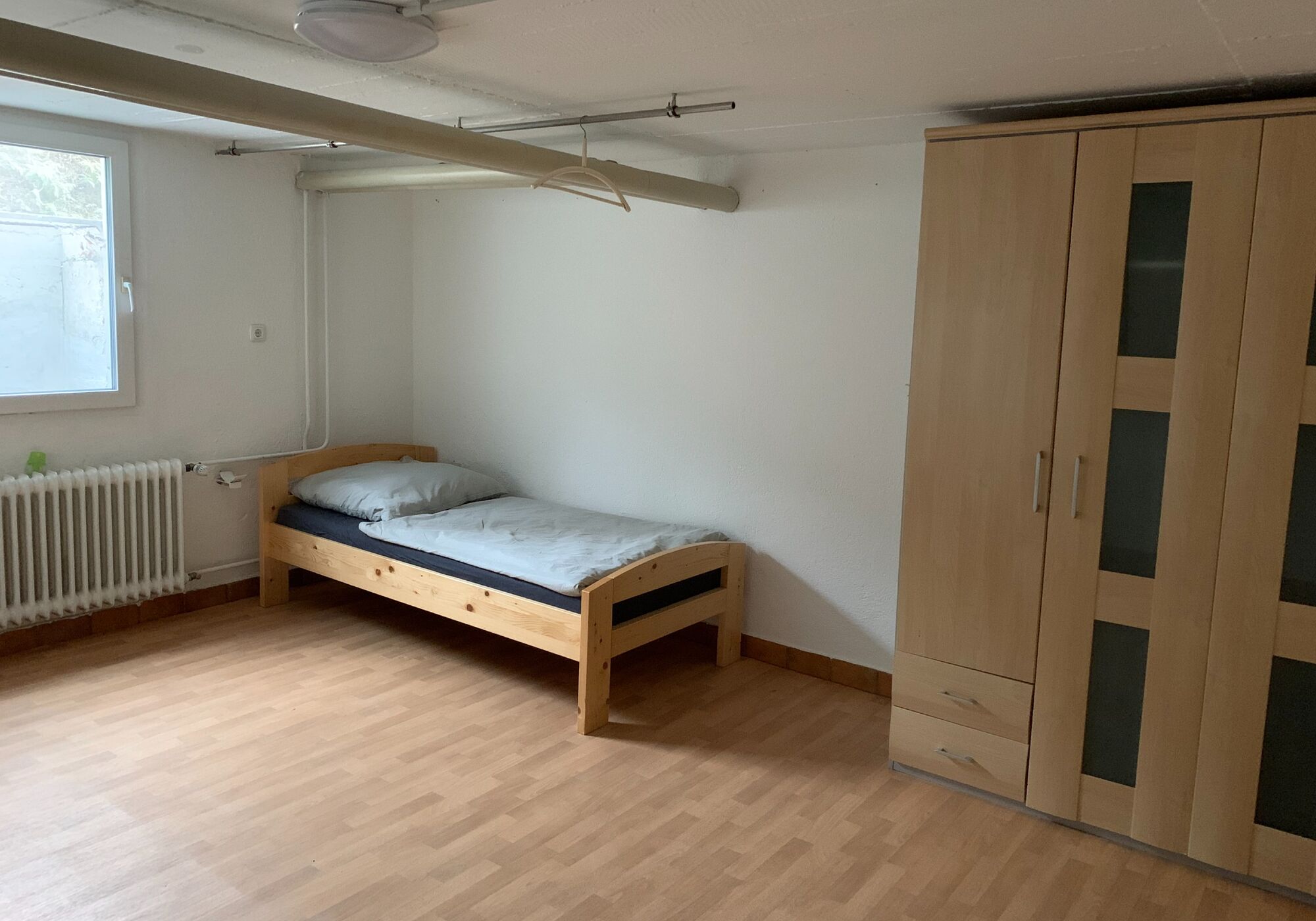 Schlafzimmer 1