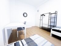 Apartment für 7 Pers. mit 3 Schlafzimmern in Düsseldorf Bild 20