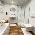 Bad zu Zimmer 2 