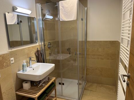 Seeblick - Hotel - Kegelbahn - Café Bild 3