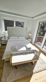 Schöne Neubau 65m² City Wohnung Wlan: R Bild 1