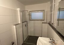 Badezimmer EG links