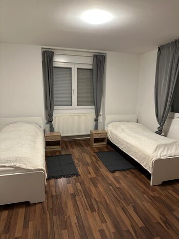 Schlafzimmer 1