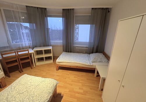 Schlafzimmer 1