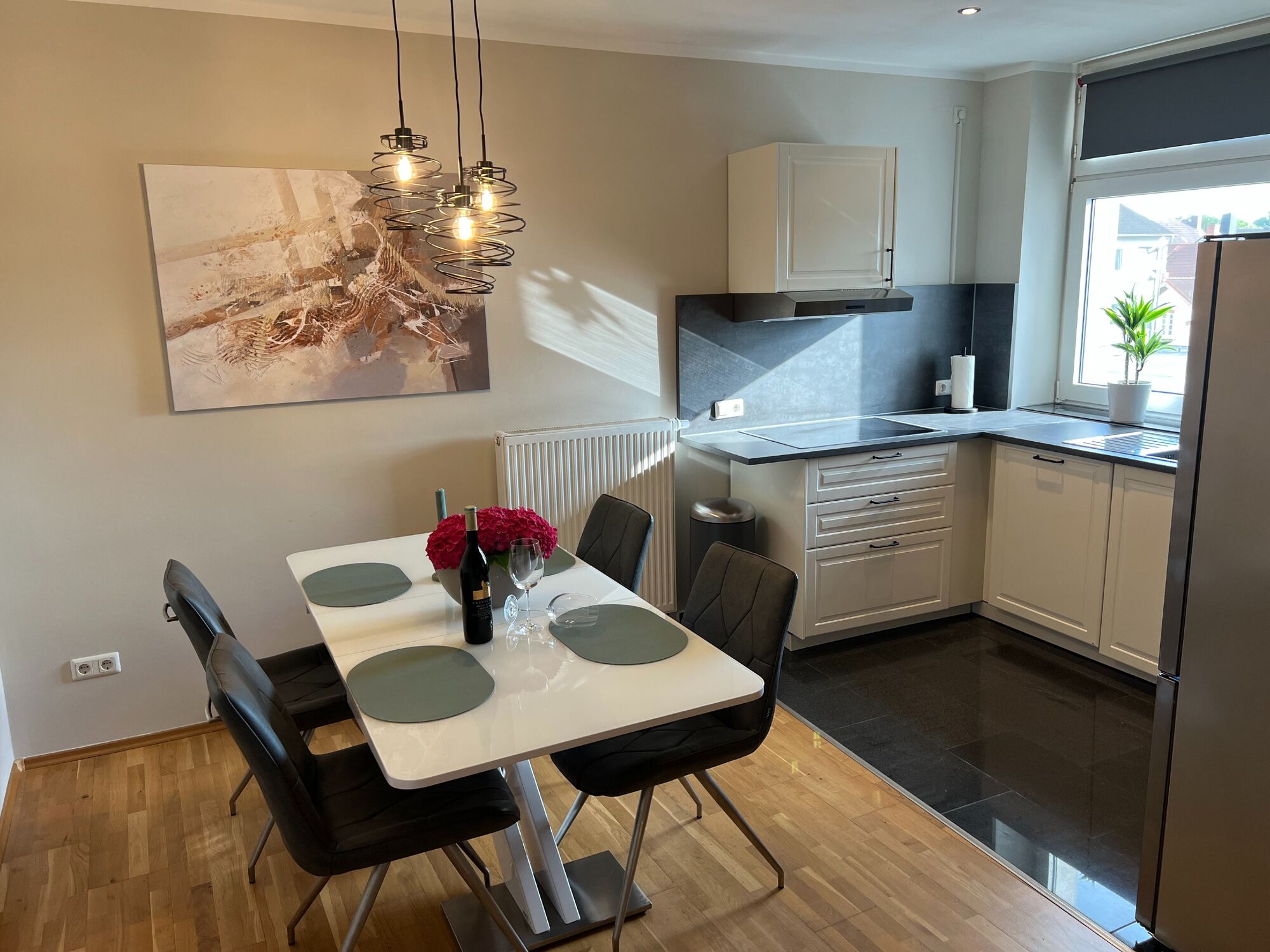 Küche und Essbereich für bis zu 6 Personen