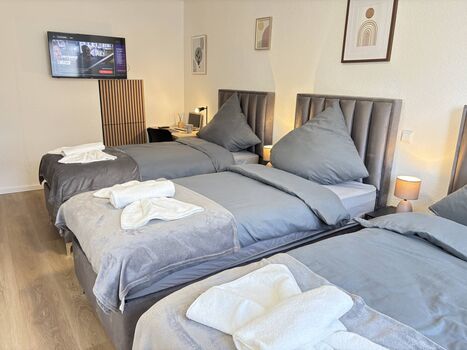 Schlafzimmer 1
