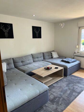 3 Meter große Schlafcouch im Wohnzimmer
