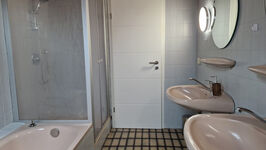 Bad/Dusche