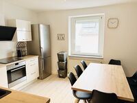 vollausgestatte Küche mit 8 Sitzplätzen