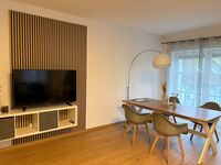 Stilvolle Fewo mit großem, modernem Wohn-Esszimmer und offen Bild 1