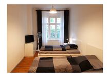 Hochwertige XXL Wohnung _ Wohnzimmer _ 140cm breite Betten Bild 8